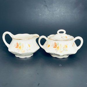 Vintage Homer Laughlin Yellow Flower Gold Trim Creamer & Sugar Bowl w/ Lid A48N6